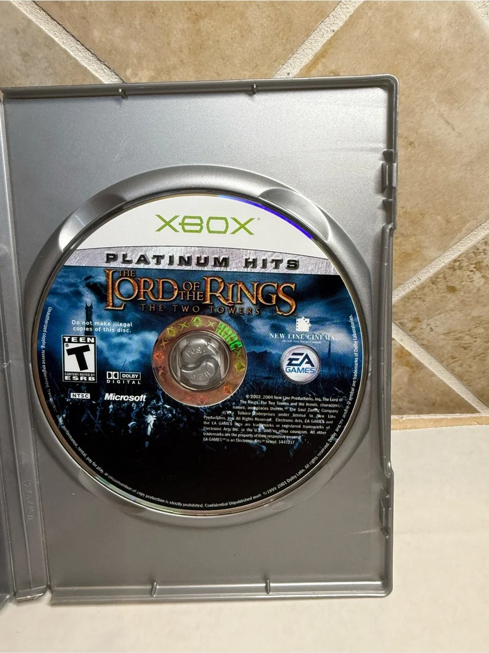 The Lord of the Rings The Two Towers Xbox Platinum Hits CIB w/ Manual 2002